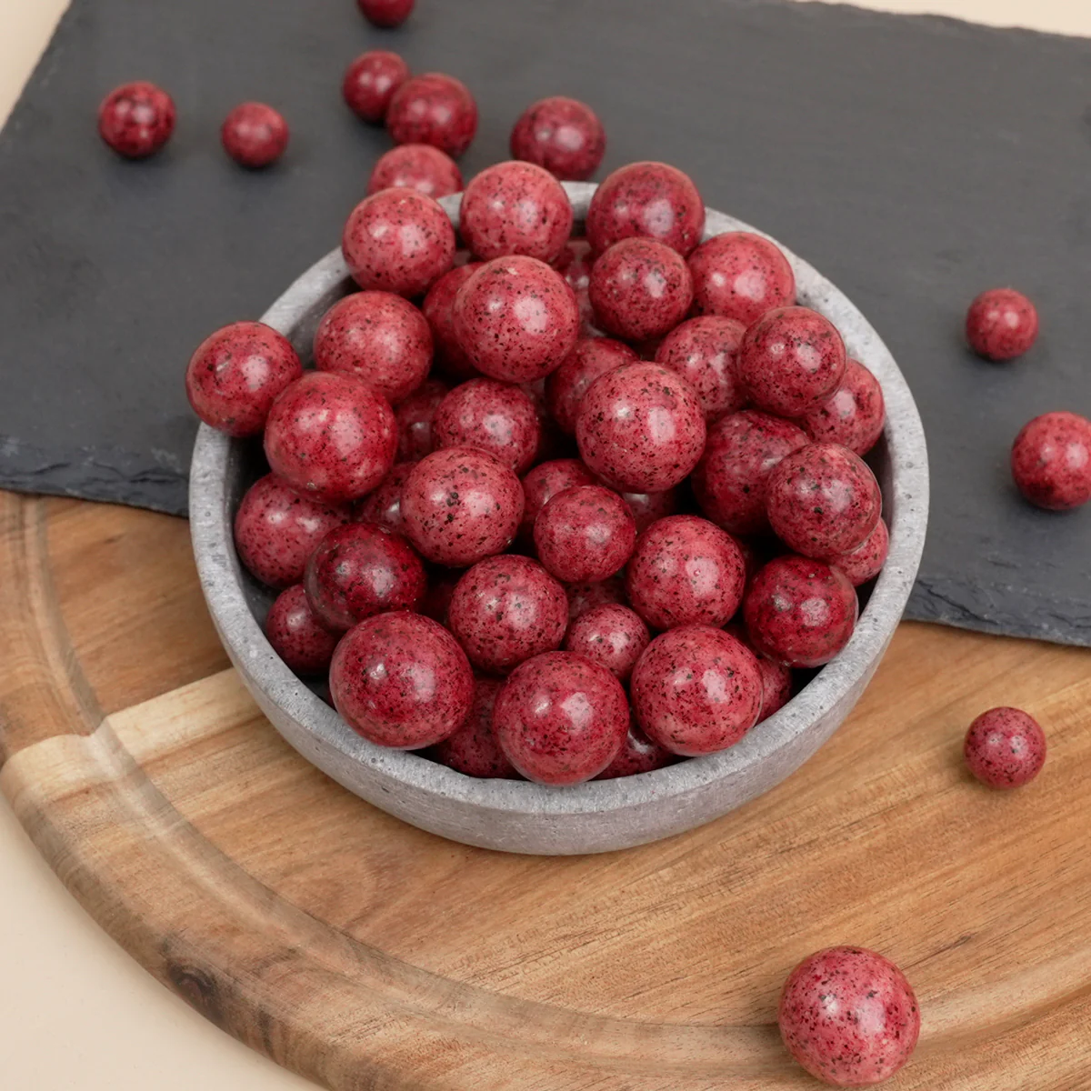 Lady Bleue – Johannisbeeren in Joghurtschokolade - Image 3